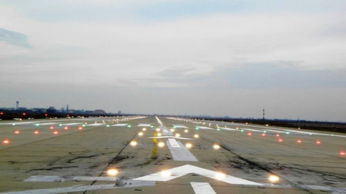 Terenul discordiei între PNL și USR  a aterizat în curtea Aeroportului