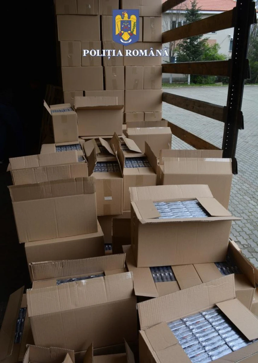 Țigarete în valoare de 2,4 milioane de lei, confiscate de polițiștii arădeni