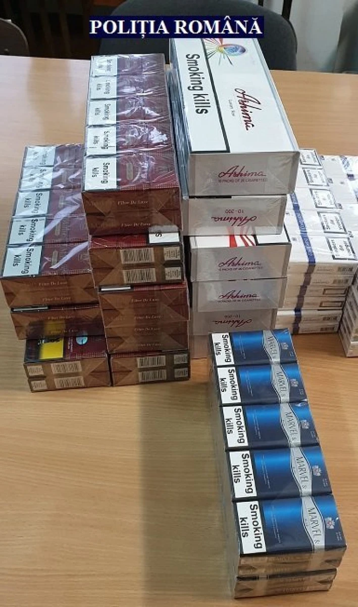 Țigări de contrabandă, depistate de polițiști în Piața Mihai Viteazul
