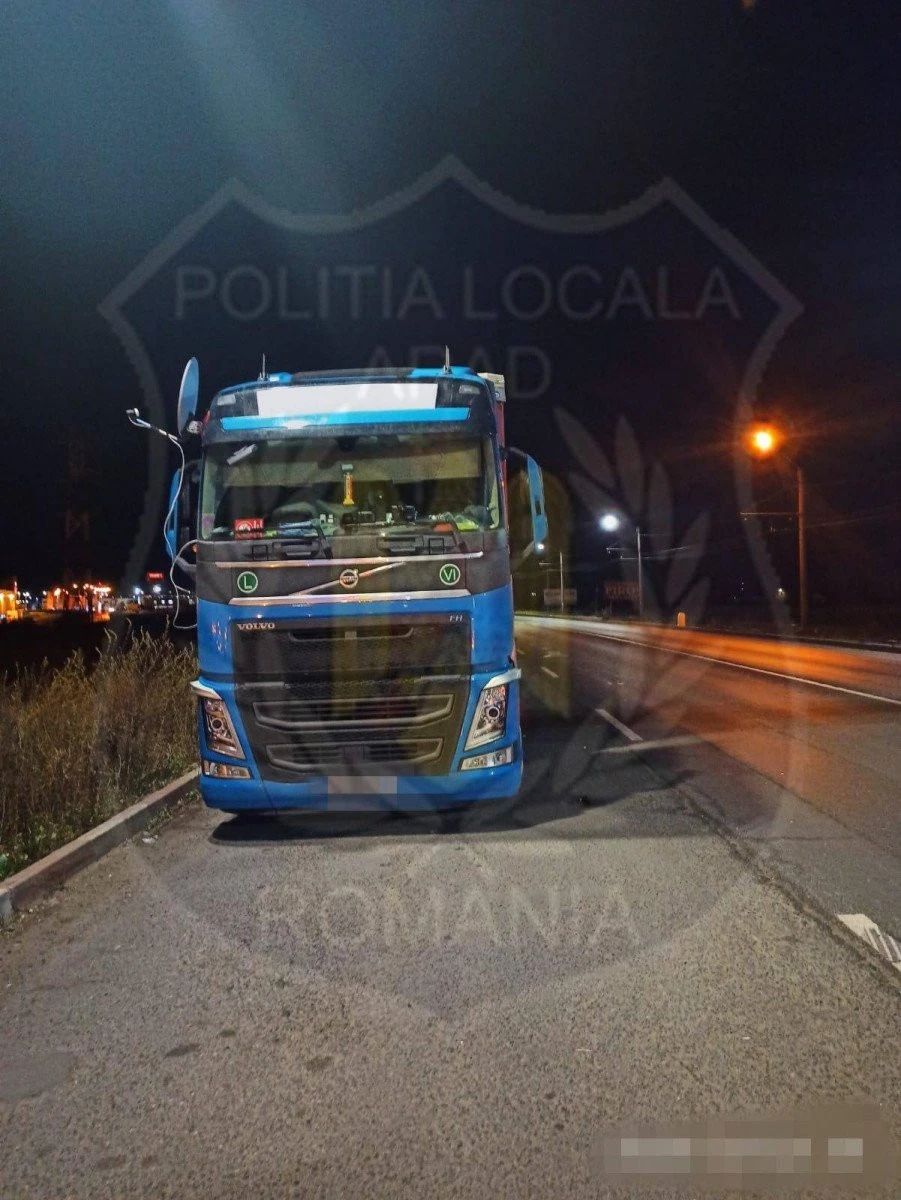 TIR-iştii au fost amendaţi pentru staţionarea pe drumurile publice
