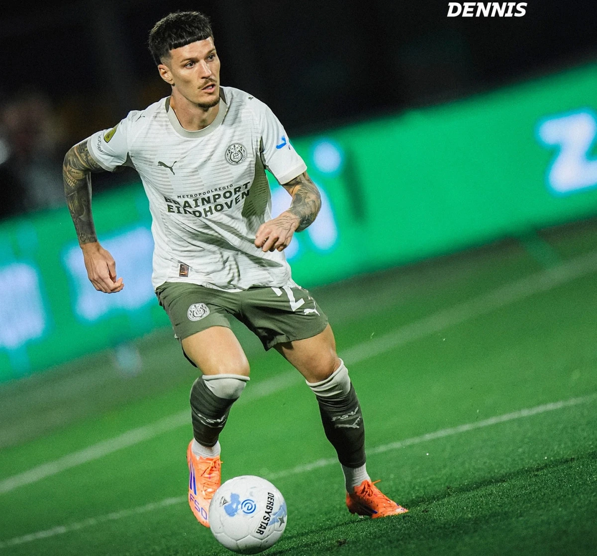 Titular și unul din principalii remarcați, Man a marcat primul său gol pentru PSV