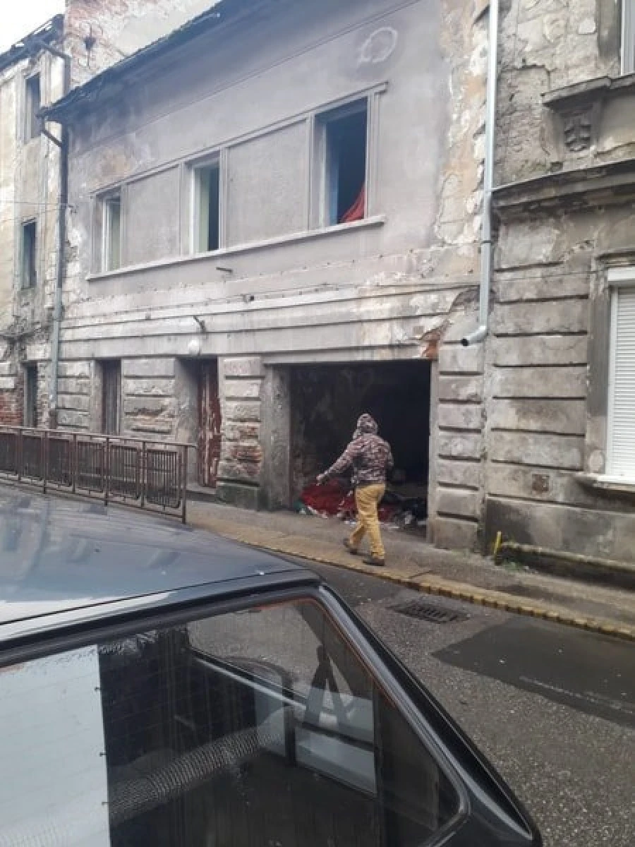 Toleranţă zero faţă de proprietarul clădirii - focarul de infecţii de pe strada G. Alexandrescu