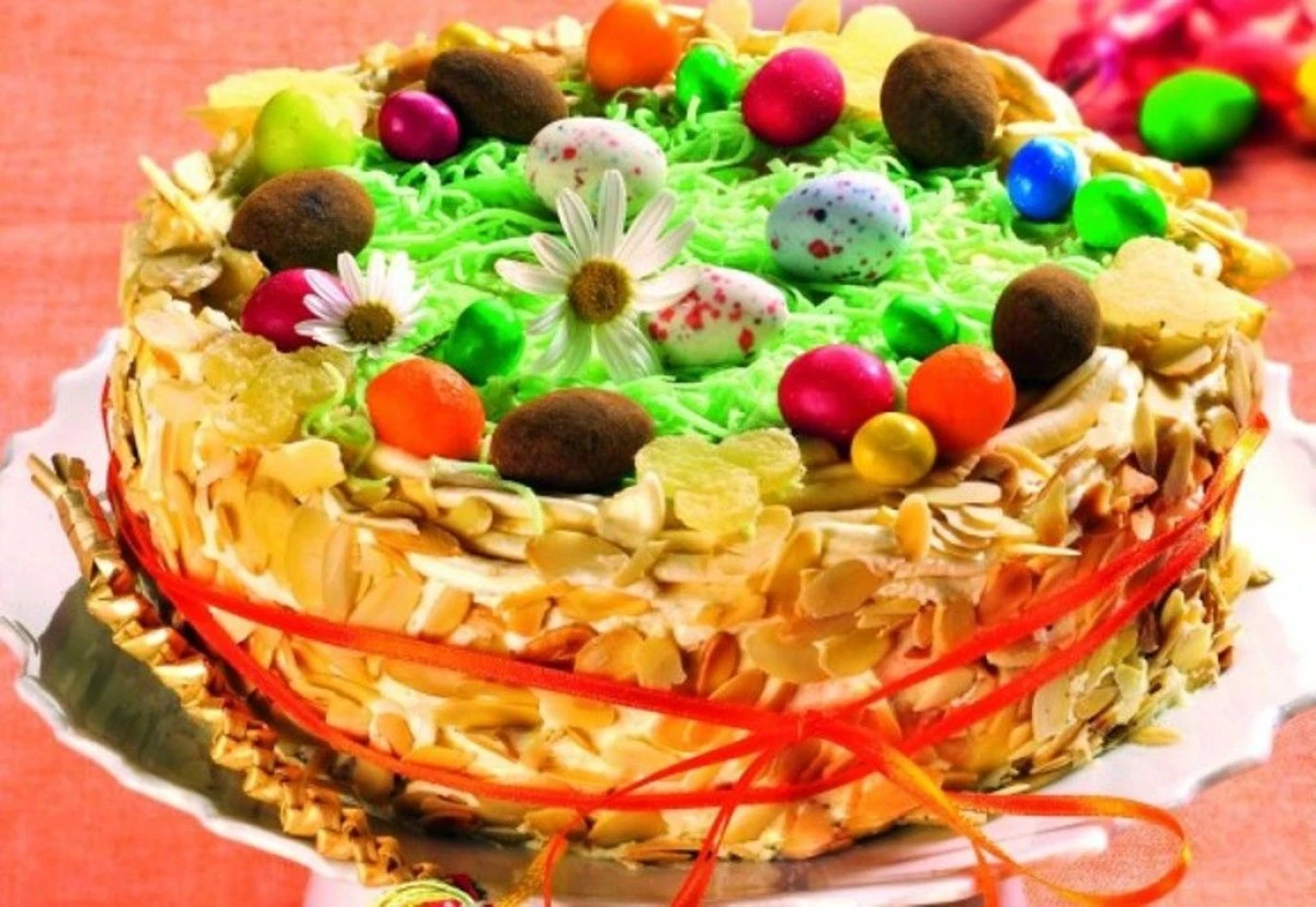 TORT CU BUDINCA DE VANILIE SI CACAO
