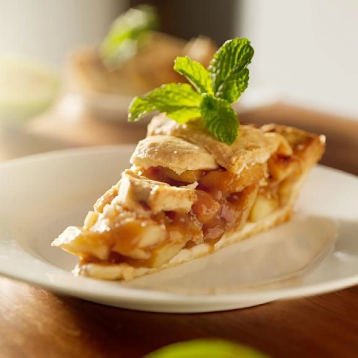 TORT DE MERE COAPTE CU CREMA DE ZAHAR ARS