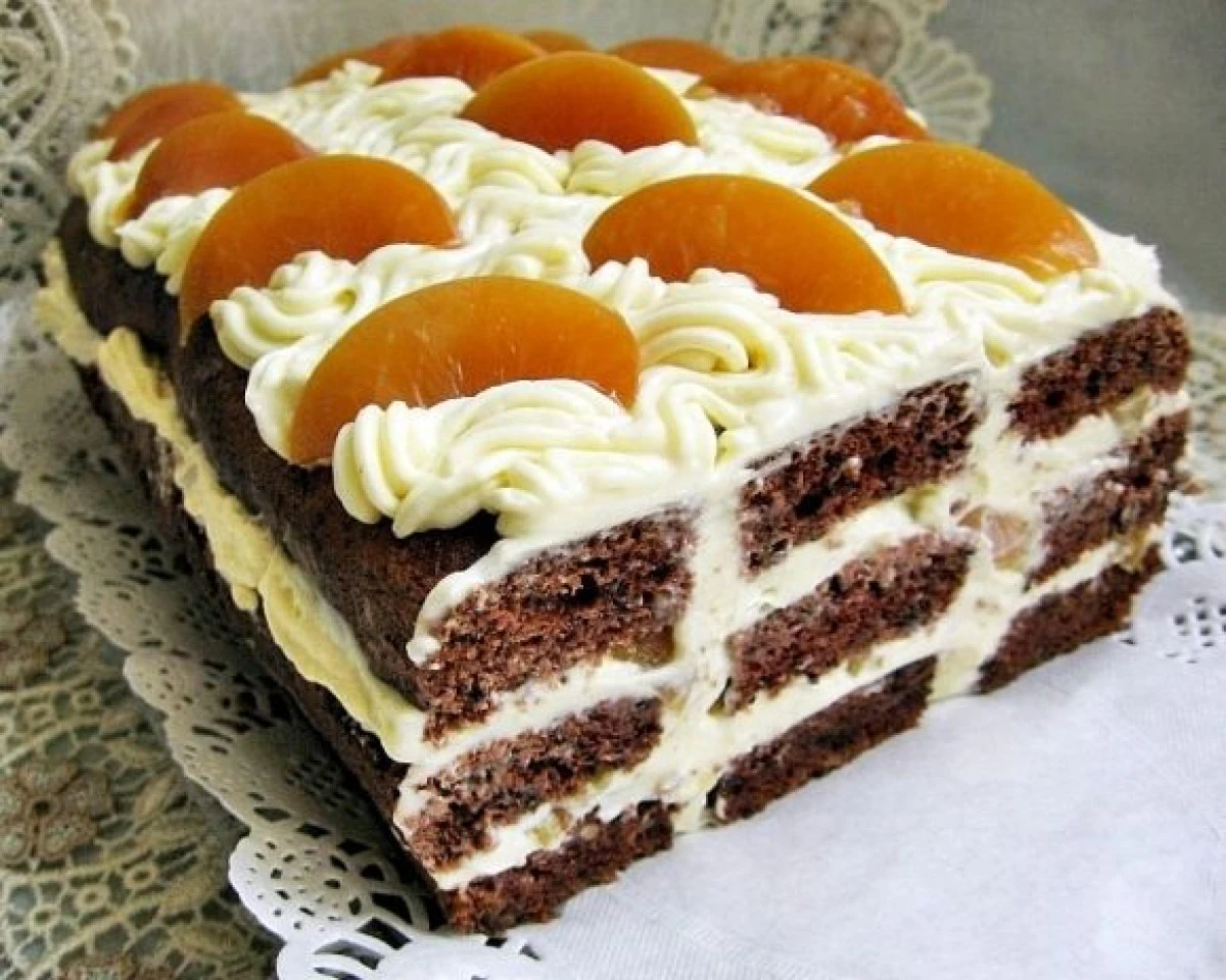 TORT IN PATRATELE CU NUCA SI PIERSICI