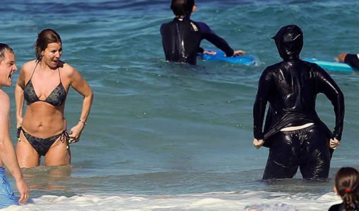 TOT MAI MULTE PRIMĂRII FRANCEZE INTERZIC BURKINI