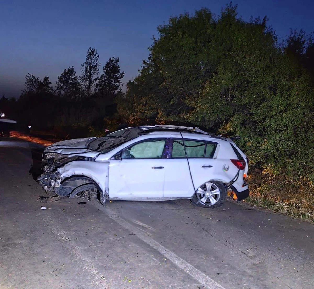 Tragedie la Neudorf: Un tânăr de 22 de ani a decedat, după ce s-a răsturnat cu mașina
