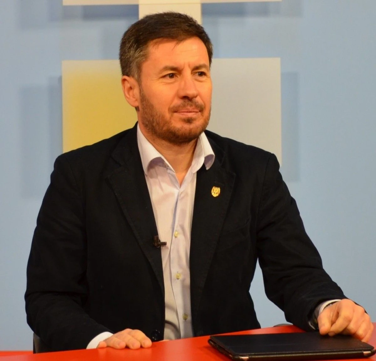 TRAIAN IGAS: "PSD ARAD VORBESTE DE FUNIE IN CASA SPANZURATULUI"
