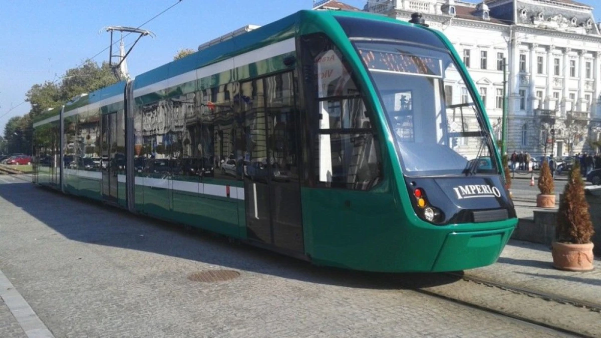TRAMVAIUL IMPERIO A FOST LANSAT DE PRIMARUL FALCA IN HUIDUIELILE ARADENILOR