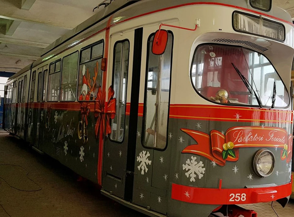 Tramvaiul lui Moș Crăciun, repus în circulație în Ajun de Moș Nicolae