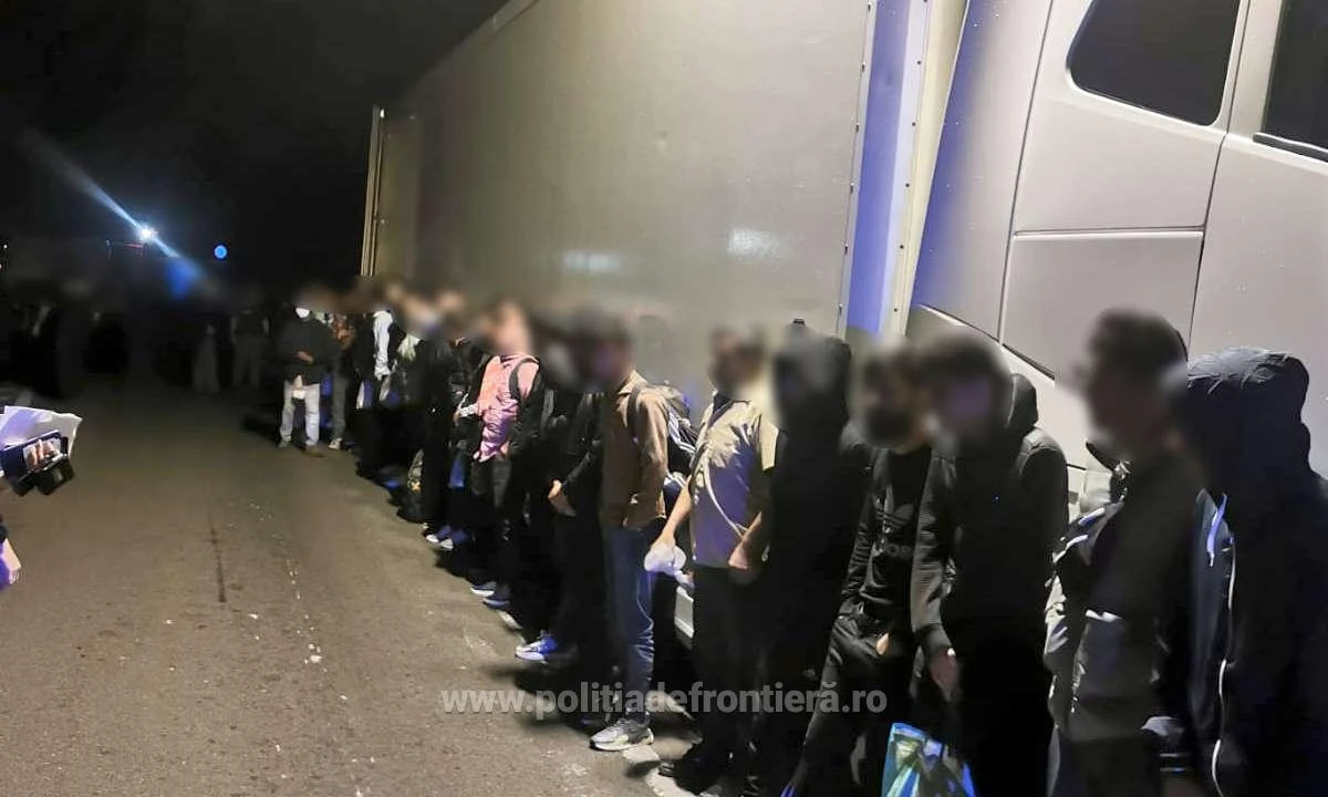 Transport de pepeni plin cu... refugiați! 39 de cetățeni străini au fost descoperiți într-un TIR, la Nădlac