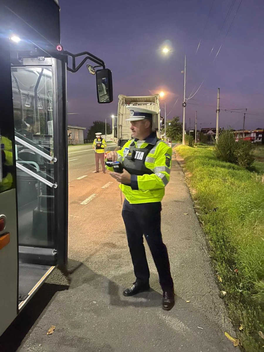 Transportul elevilor, în limitele legii