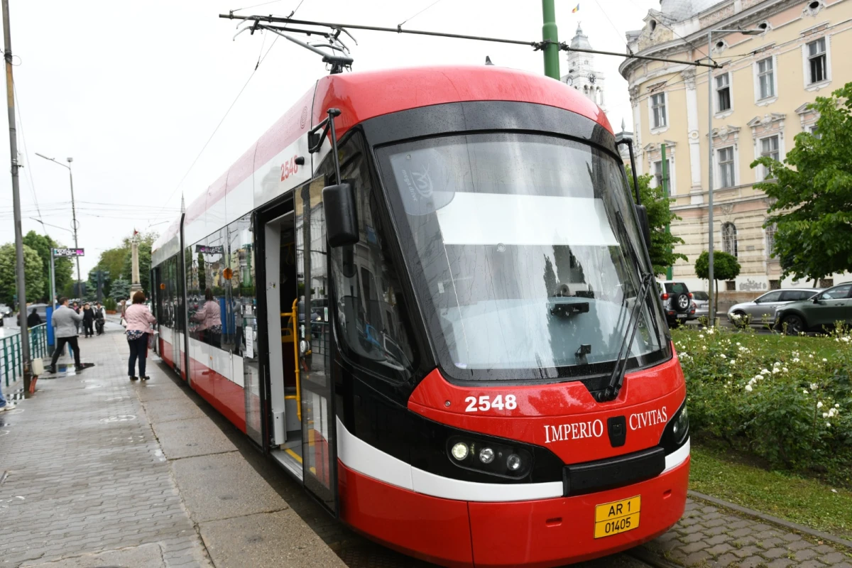 Transportul public din Arad va costa doar 1 leu pe zi. Consilierii locali au aprobat noile tarife