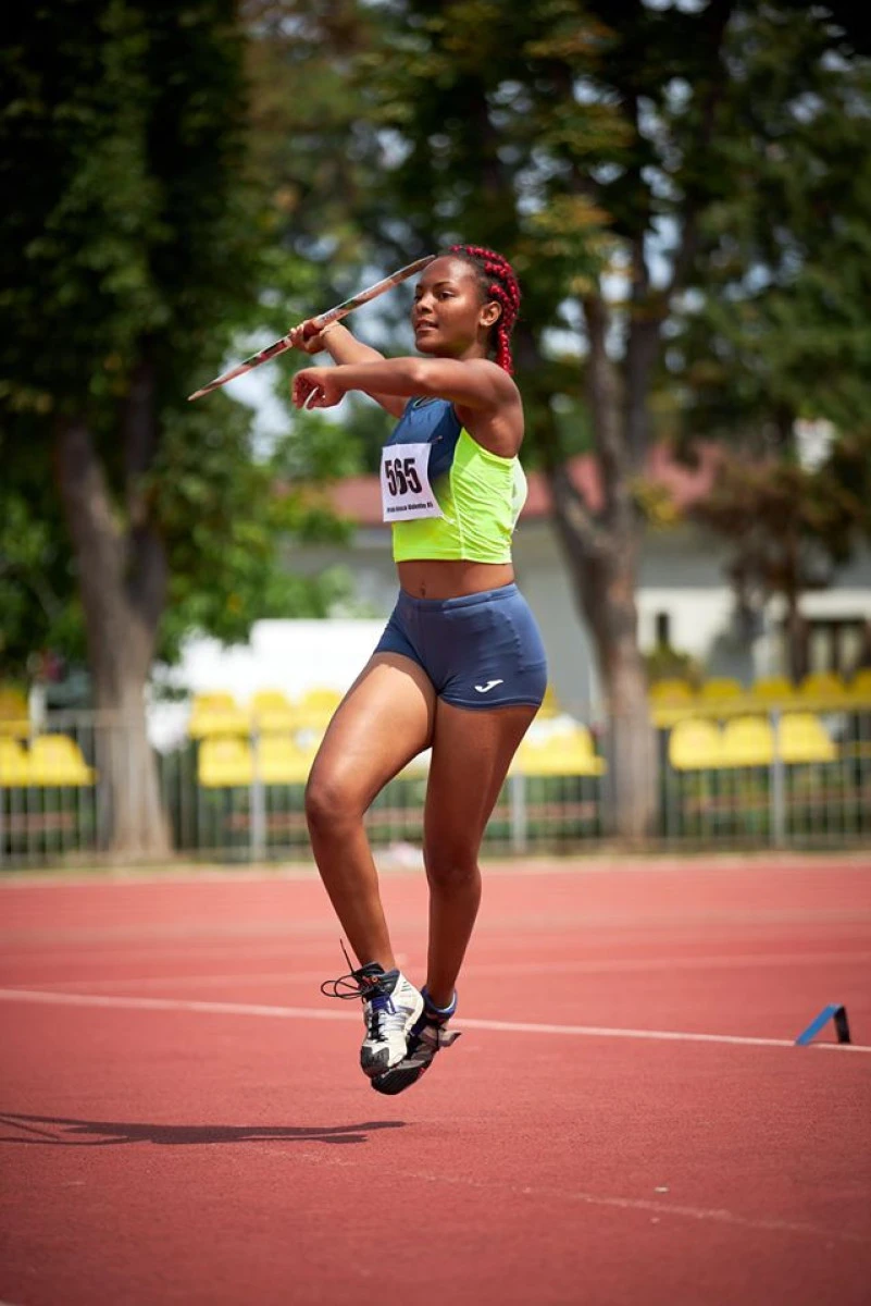 Trei atleţi arădeni, cinci medalii la Campionatul Naţional de aruncări lungi!