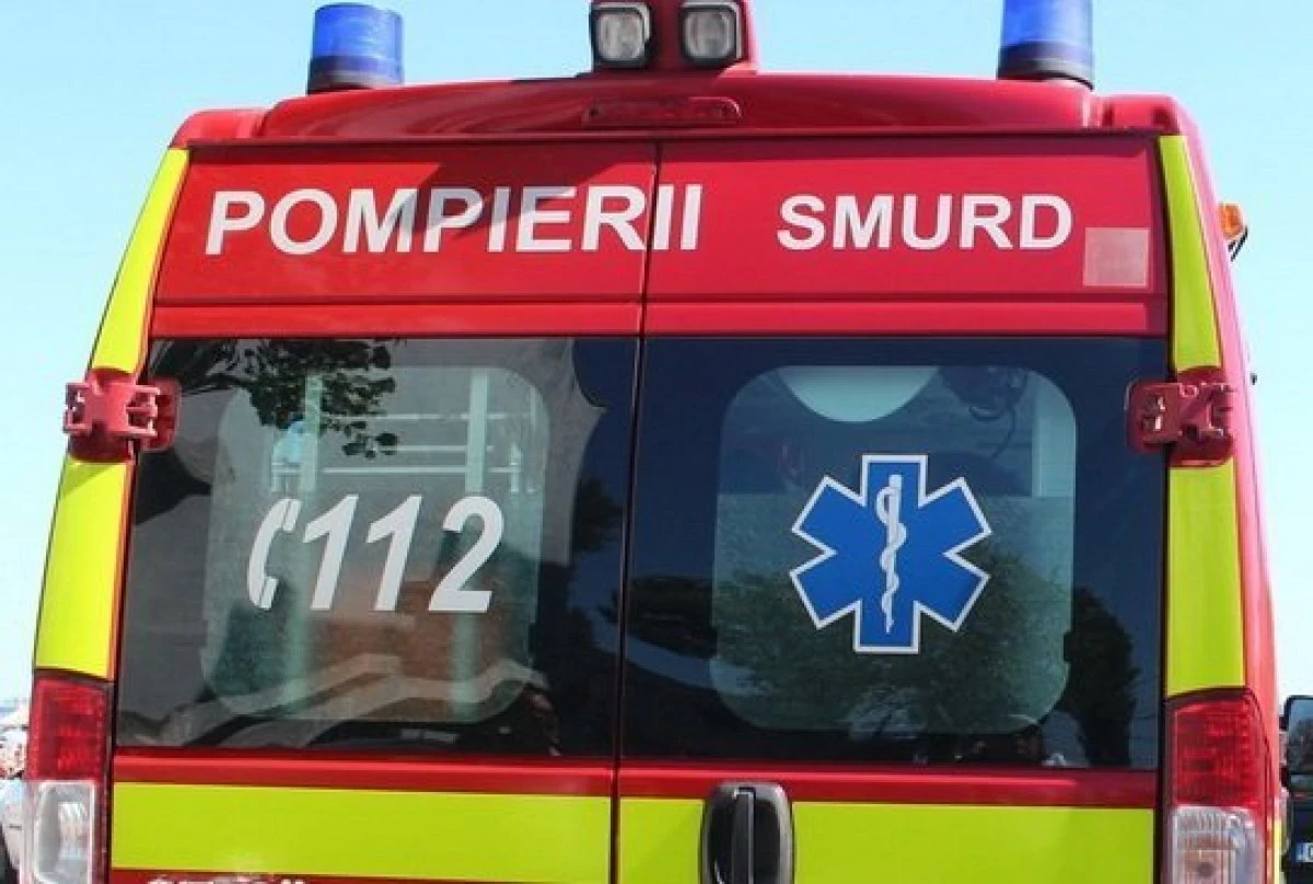 Trei autoturisme au fost implicate într-un accident pe DN7, la ieșirea din Săvârșin