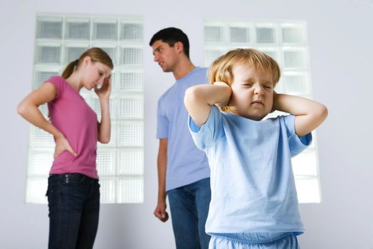 TREI GRESELI MAJORE PE CARE LE FAC PARINTII CAND DIVORTEAZA