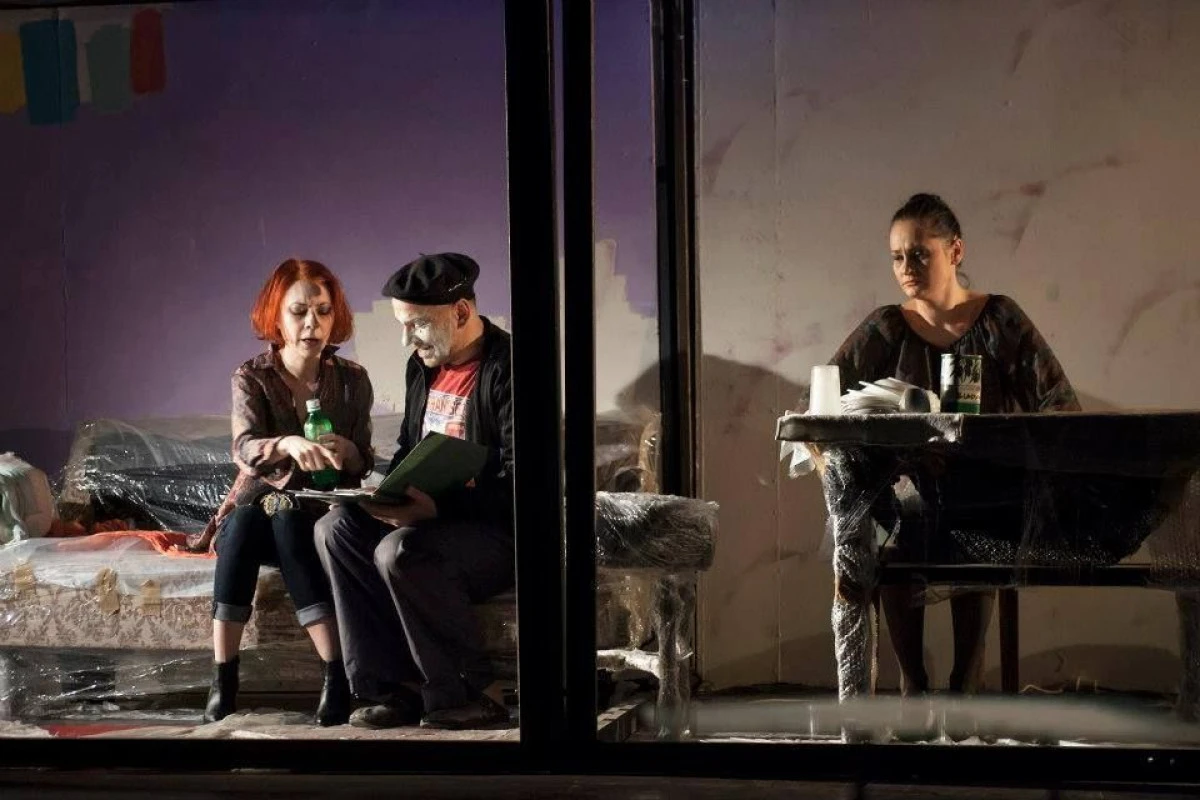 TREI INTALNIRI SPECIALE, INTR-O SINGURA SAPTAMANA, LA TEATRU