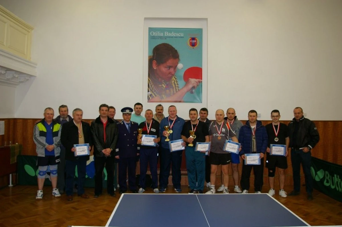 TREI POLITISTI ARADENI, PE PODIUMUL CAMPIONATULUI NATIONAL DE TENIS DE MASA AL MAI