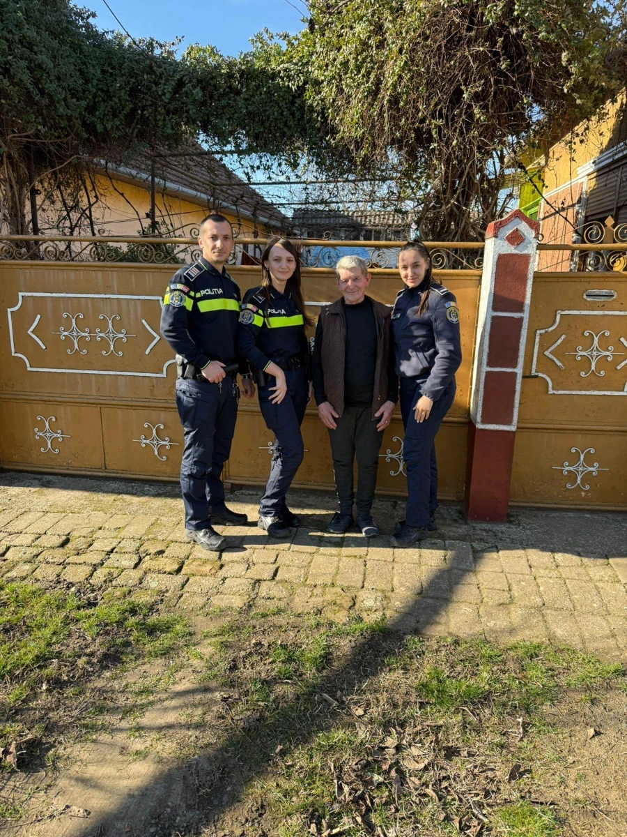 Trei polițiști din Arad au recuperat 10.000 de euro furați de la un bătrân de 84 de ani