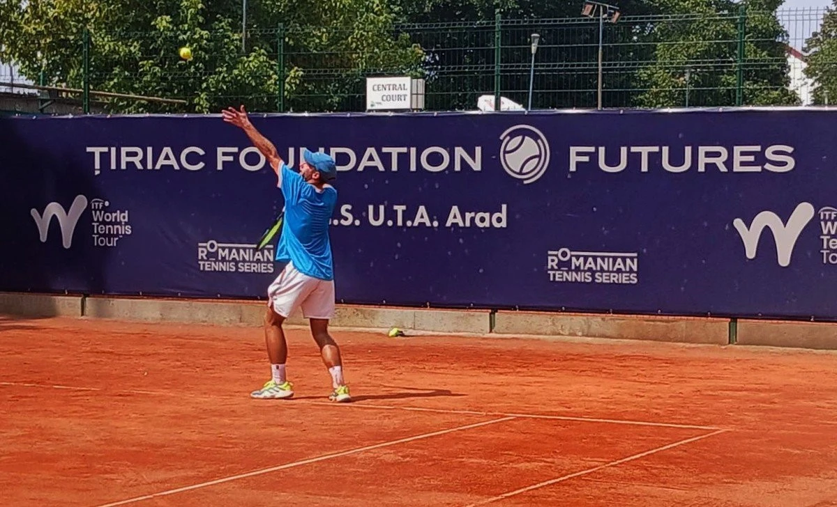 Trei tenismeni români s-au calificat în sferturile turneului ITF de la Arad