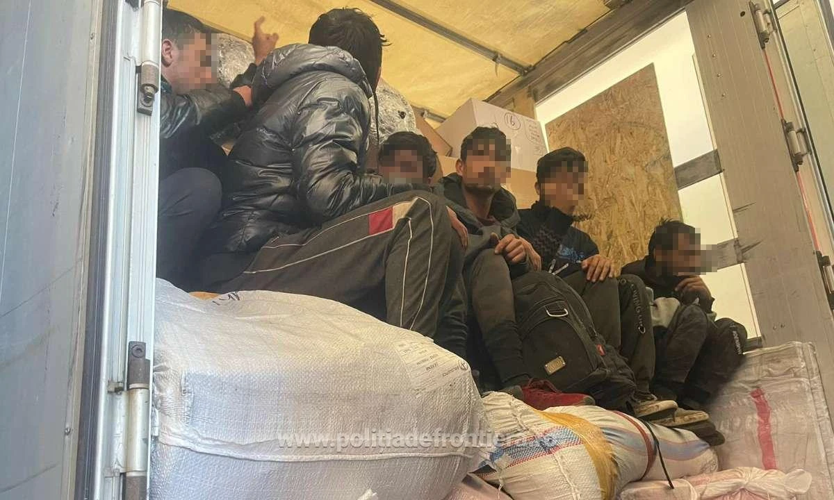 Treisprezece cetăţeni străini depistați de polițiștii de frontieră arădeni