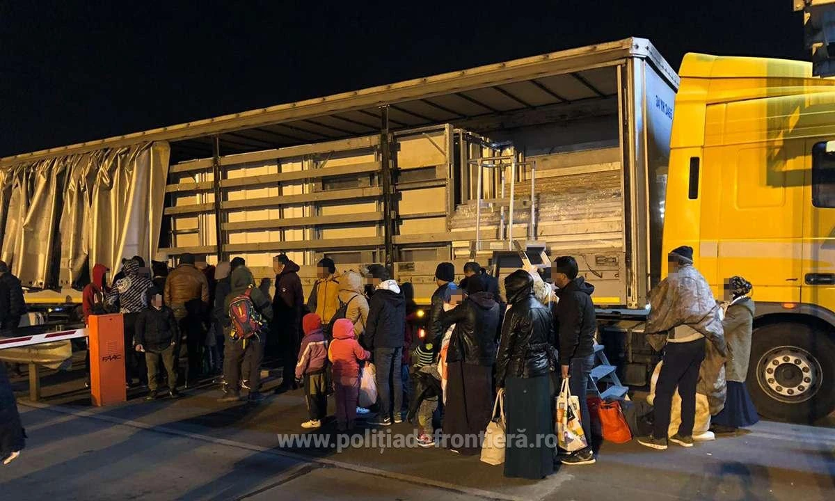 Treizeci şi trei de cetăţeni din Siria, Irak și Palestina, depistați la Nădlac II ascunşi într-un automarfar