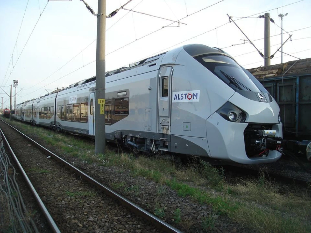 TREN SF ÎN GARA CURTICI. ALSTOM ÎL VA TESTA PE UN TRONSON DE MARE VITEZĂ