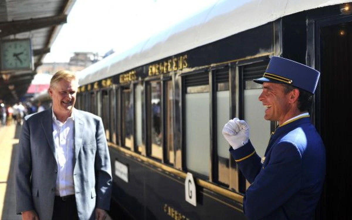 TRENUL ORIENT EXPRESS A TRECUT, DUMINICA NOAPTE, PRIN VAMA CURTICI