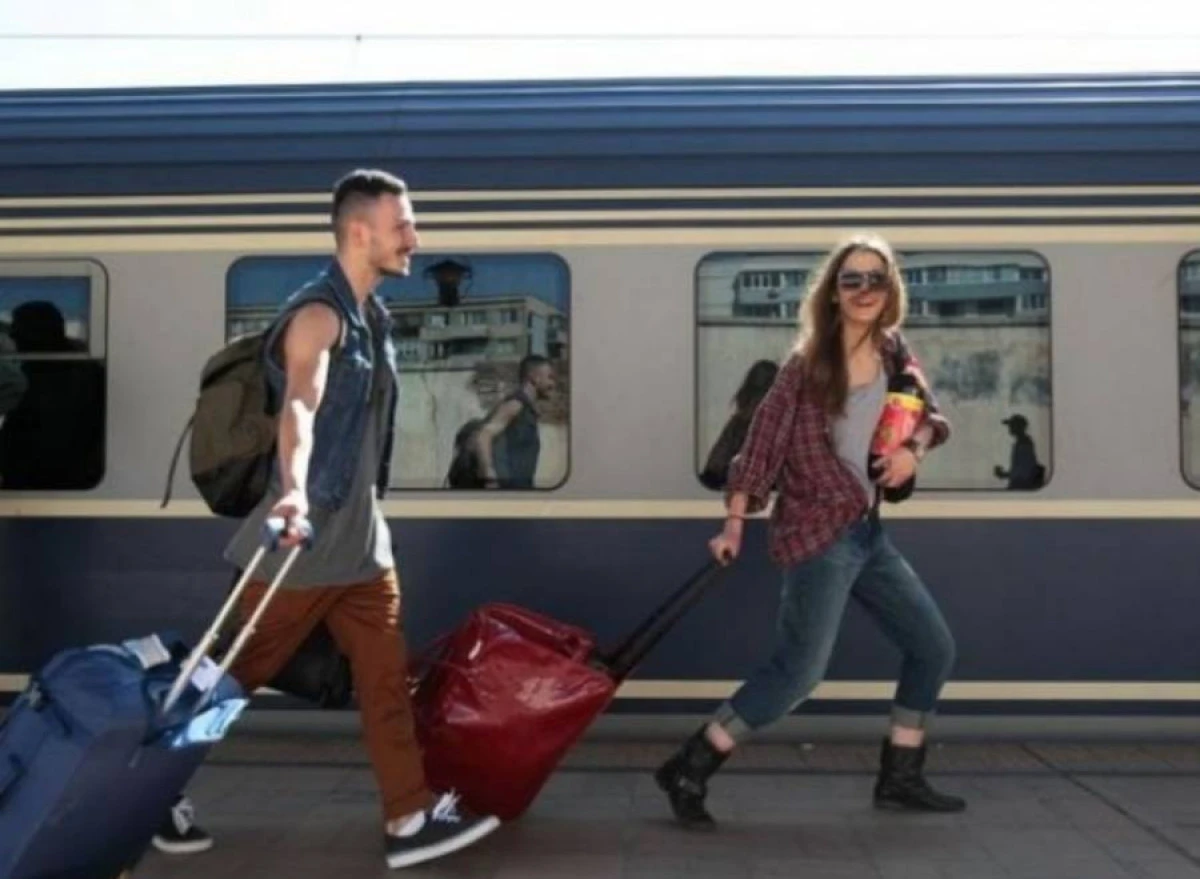 Trenurile Soarelui din nou pe șine, începând de mâine