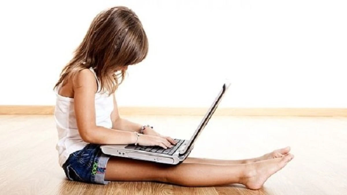 Tu știi ce face copilul tău la calculator? Povestea 'iubirii' virtuale care se putea termina tragic