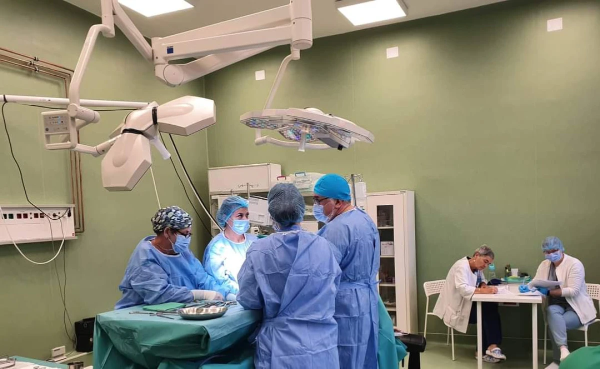 Tumoră de 4,5 kg extrasă, cu succes, de la o pacientă însărcinată!