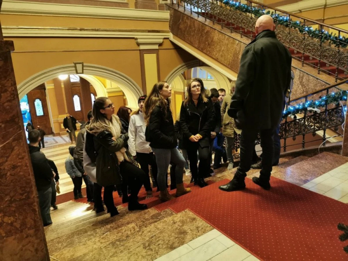 Turişti străini în vizită la Arad