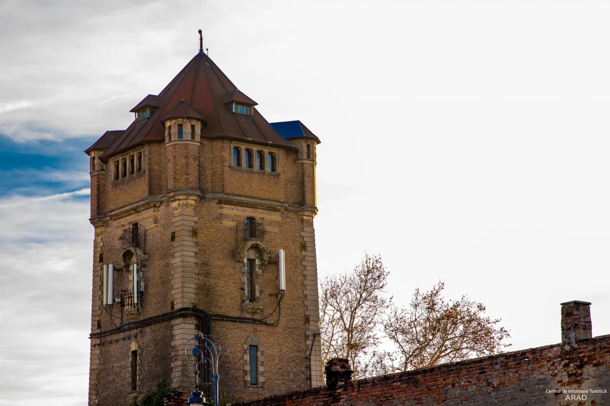 Turnul de Apă din Arad rămâne închis. Proprietarii cer implicarea autorităților