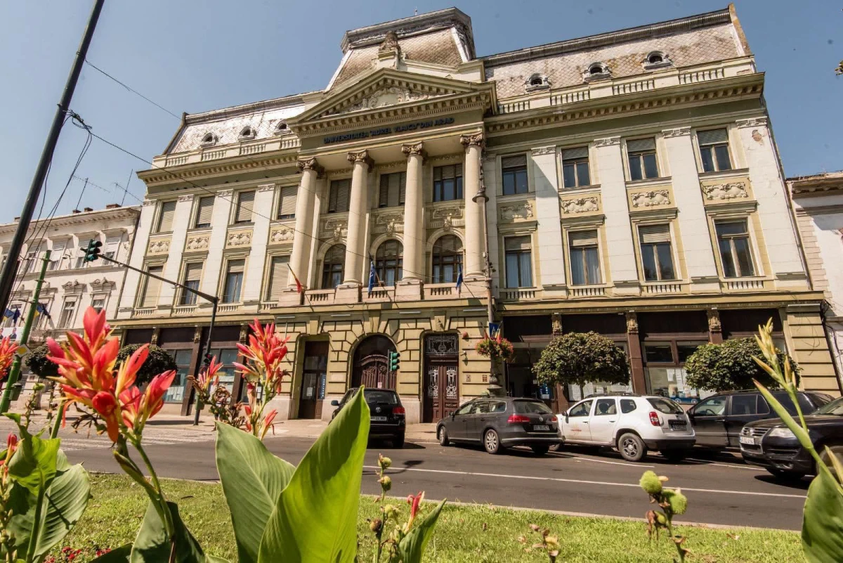 UAV Arad deschide noul an universitar la Palatul Cultural
