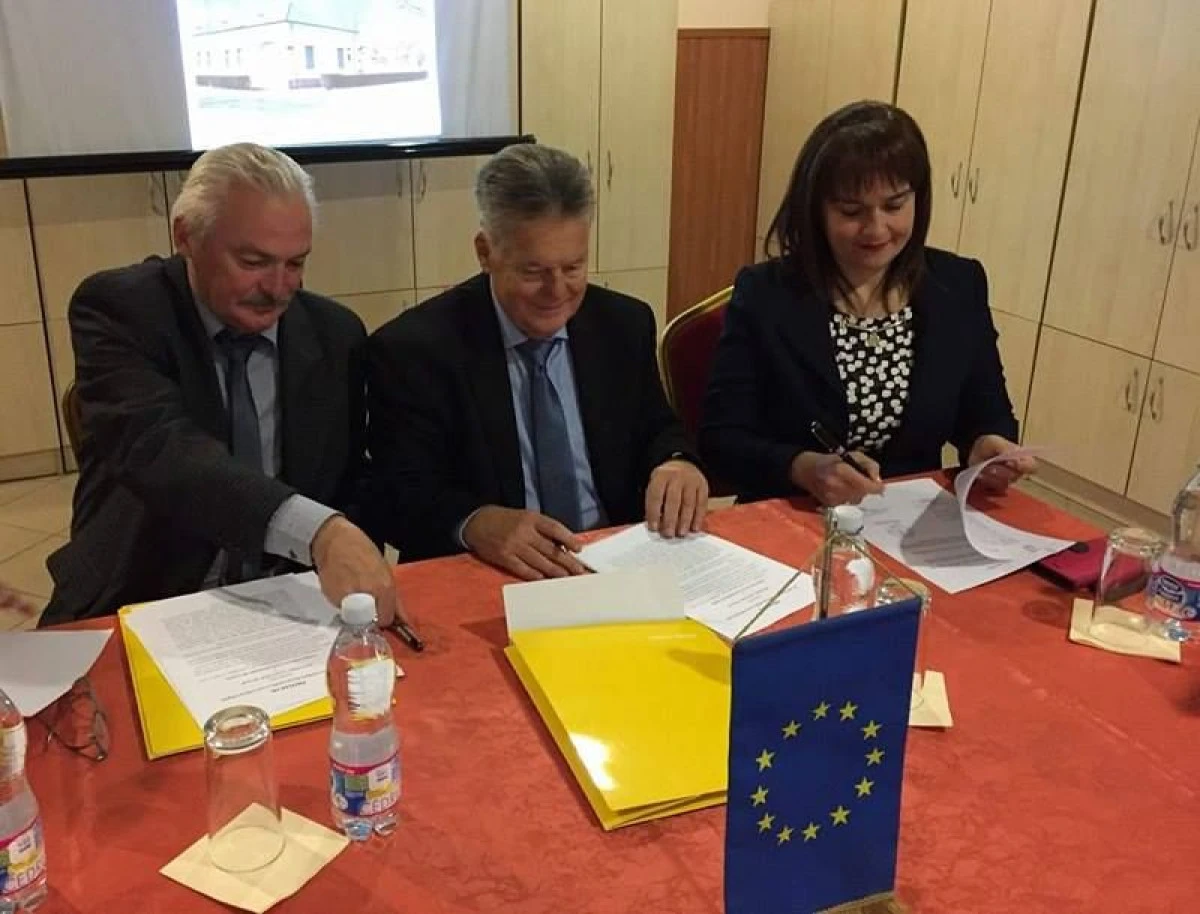 UAV SPRIJINĂ ÎNVĂȚĂMÂNTUL ROMÂNESC DIN UNGARIA