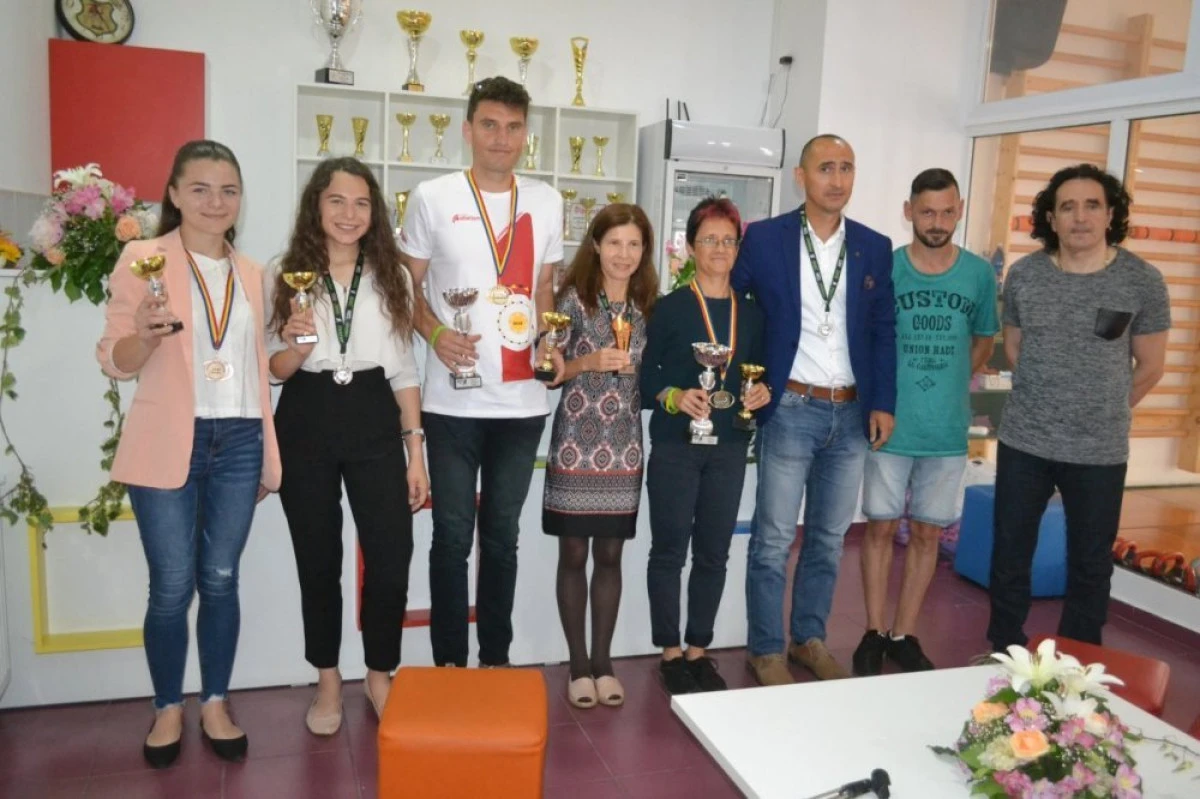Ultramaratoniştii Aradului au “înghiţit” sute de kilometri!