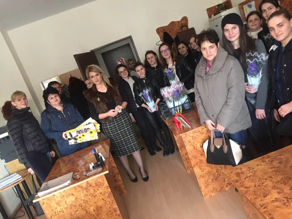 Un altfel de mărțișor, oferit de echipa „Ajută-ne, să-i ajutăm!” persoanelor vulnerabile