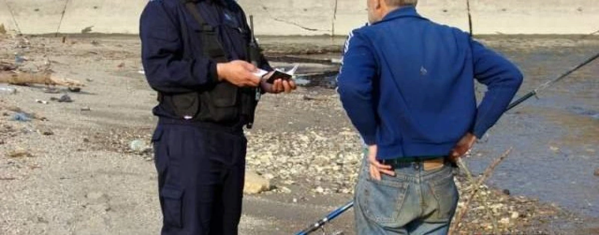 Un arădean de 36 de ani, prins la pescuit cu unelte interzise