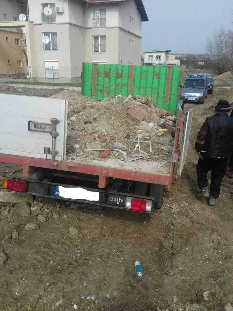 Un arădean “harnic” a rămas fără 1000 de lei după ce a aruncat moloz pe stradă