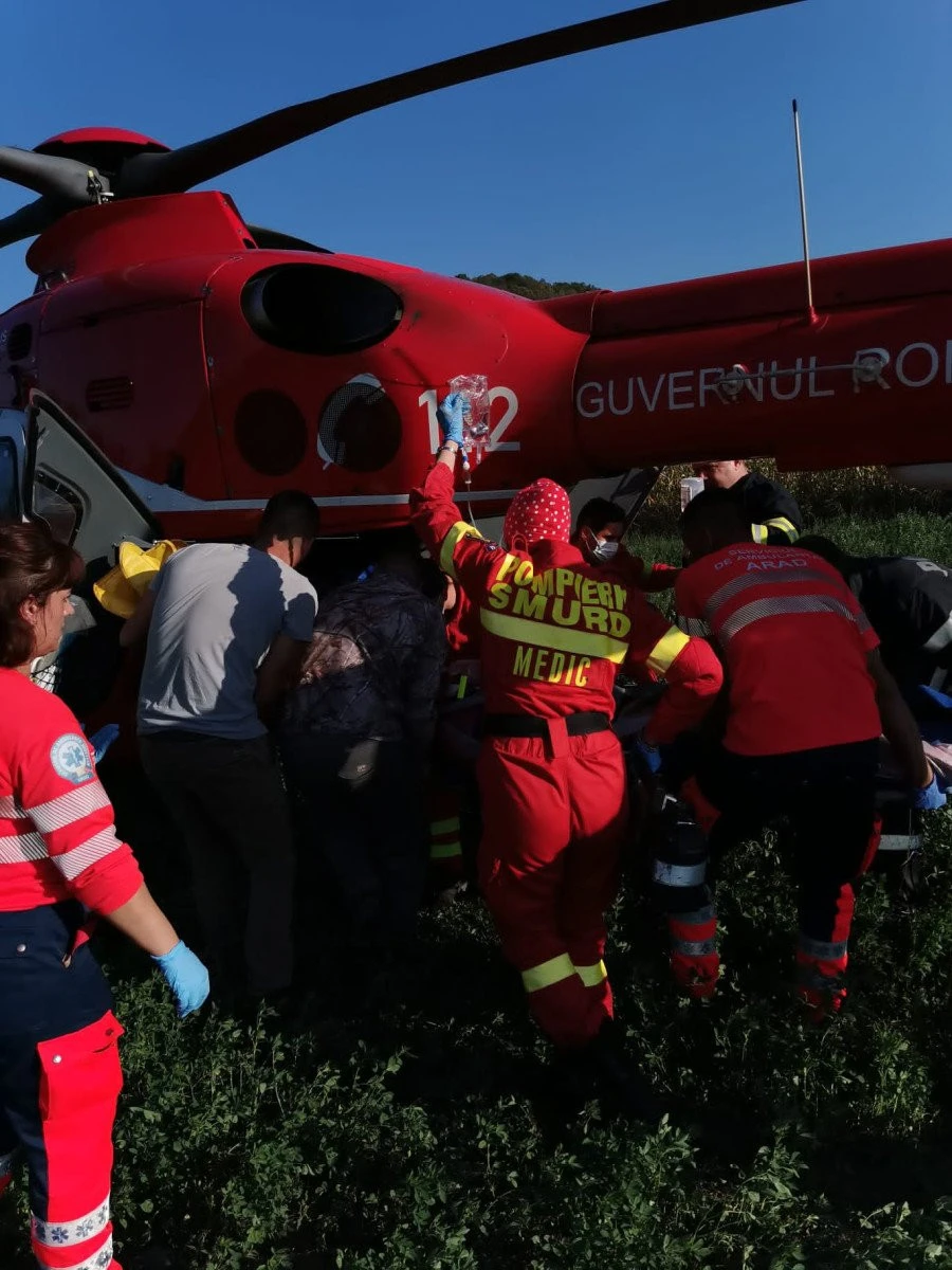 Un bărbat de 41 de ani din Căprioara era să fie tăiat de utilajul agricol