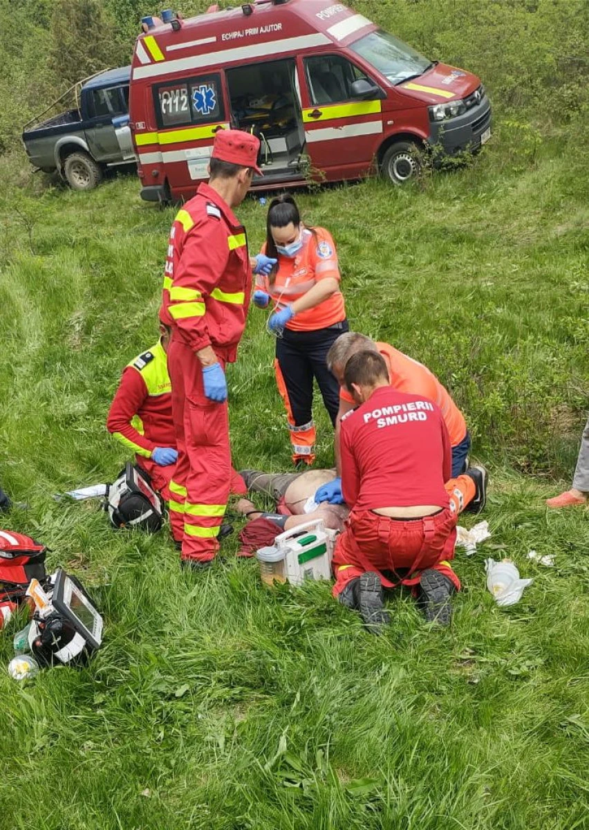 Un bărbat de 41 de ani, din comuna Hălmagiu, a murit sub fiarele propriului tractor