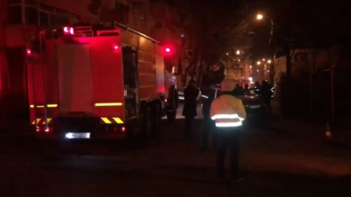 Un bărbat de 50 de ani din Oradea s-a aruncat dezbrăcat de la la etaj. S-a ridicat și s-a dus înapoi în apartament