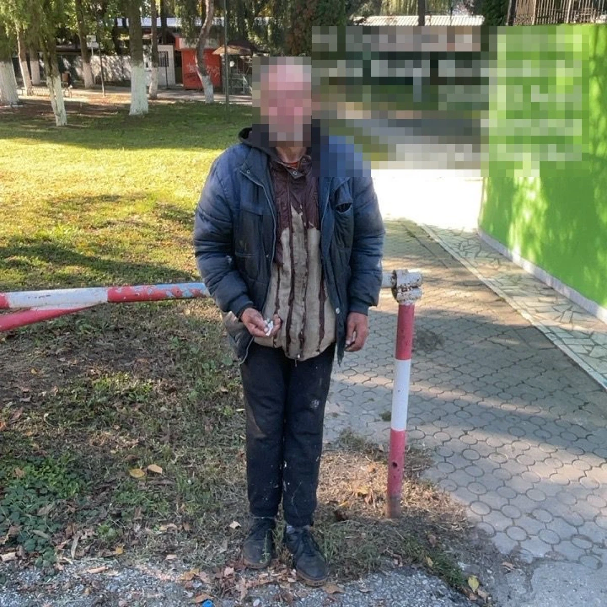 Un bărbat de 56 de ani din Hunedoara, amendat și internat la Psihiatrie pentru gesturi obscene în public