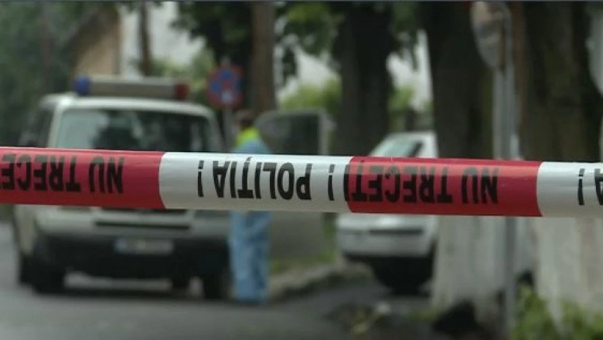 Un bărbat din Arad s-a aruncat de la etajul patru, după ce și-a înjunghiat soția