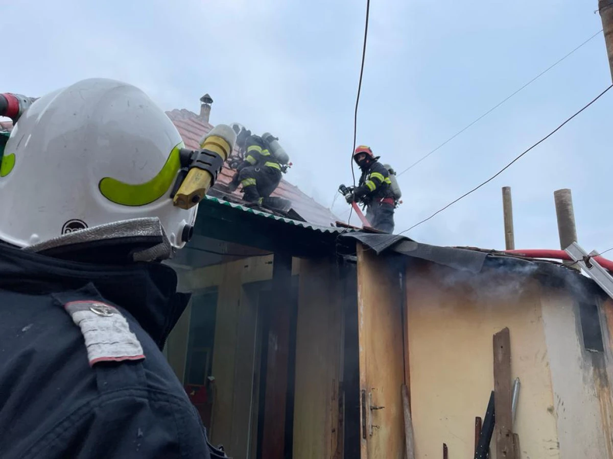 Un bărbat din Șeitin este cercetat pentru că și-a incendiat propria gospodărie