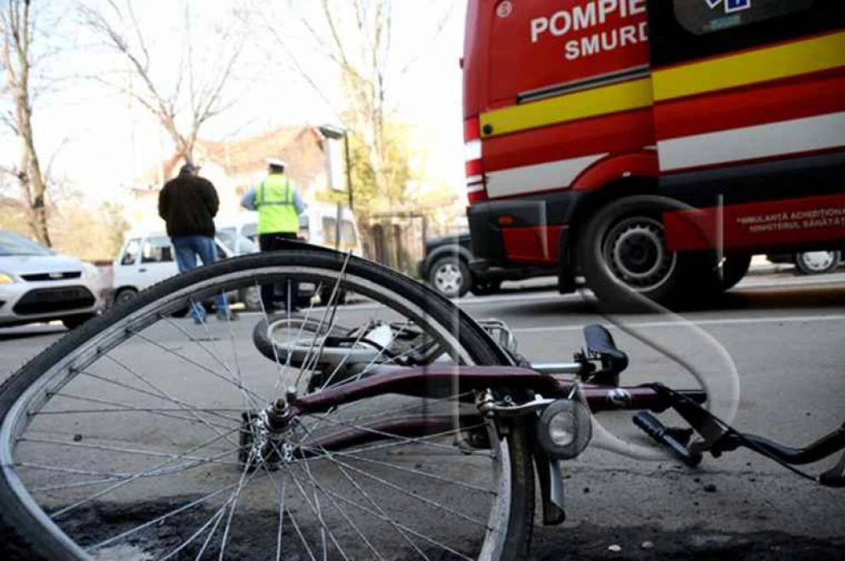 Un biciclist „afumat“ a fost lovit de mașină, în Curtici
