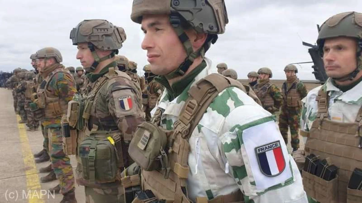 Un convoi cu tehnică militară franceză intră duminică seară în România, prin vama Nădlac