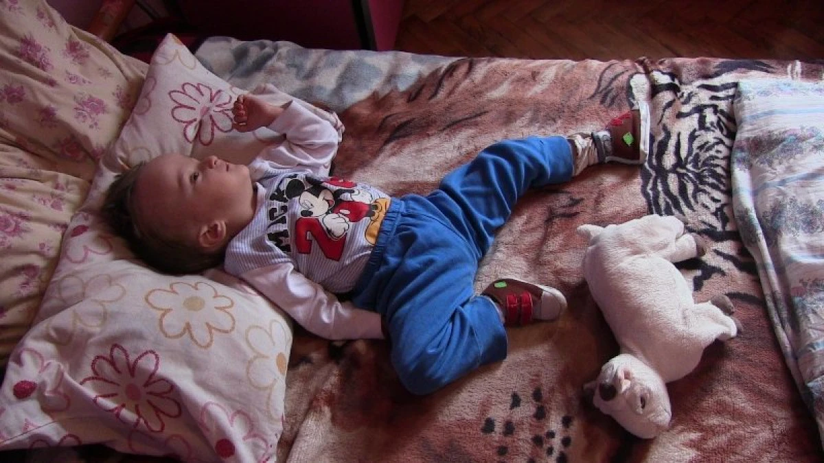 Un copil de trei ani are nevoie de ajutorul nostru. Nu sta nepăsător !