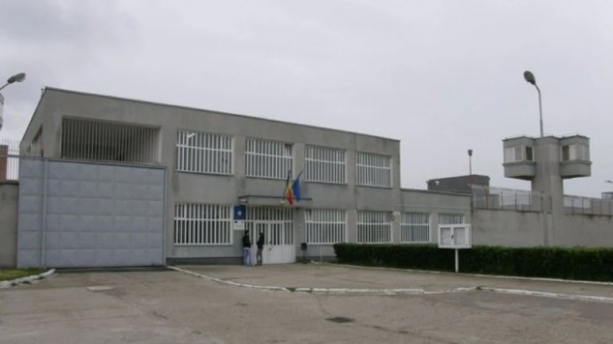 Un deținut a fost omorât în bătaie, în penitenciarul Arad