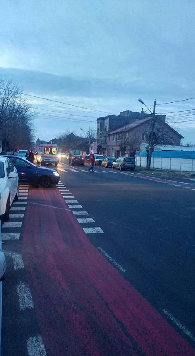 Un elev arădean a fost lovit de un Ford, pe strada Mărăşeşti